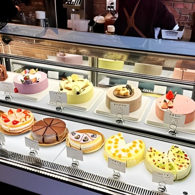 BIRTHDAY CAKES